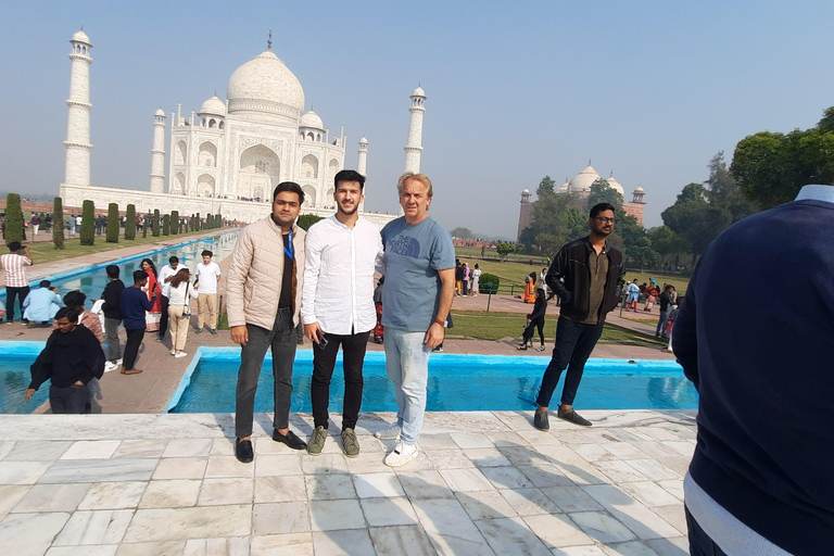 Da Delhi ad Agra e Taj Mahal: andata e ritorno in auto privataAuto privata AC + autista + guida