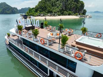 Halong Bay: Luxe dagcruise met buffet, kajak, zwemmen