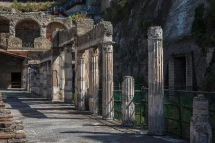 Privater Transfer von Sorrento nach Neapel Haltestelle Herculaneum