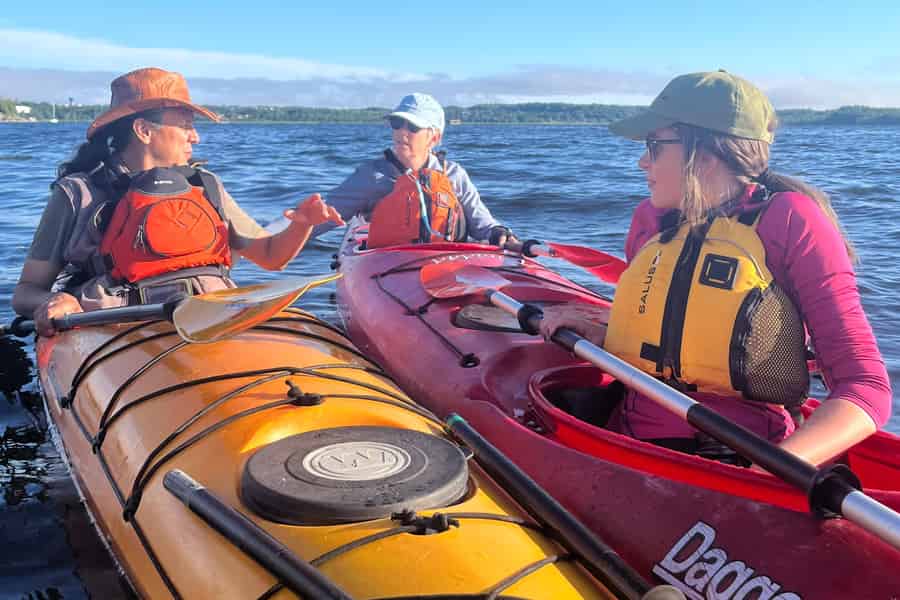 Saint John River: Kajakfahren mit Geschichtenerzählern der First Nations. Foto: GetYourGuide Saint John River: Kajakfahren mit Geschichtenerzählern der First Nations. Foto: GetYourGuide