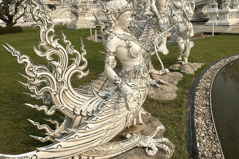 Chiang Mai: Chiang Rai Temples & Akha FarmVille Day Trip