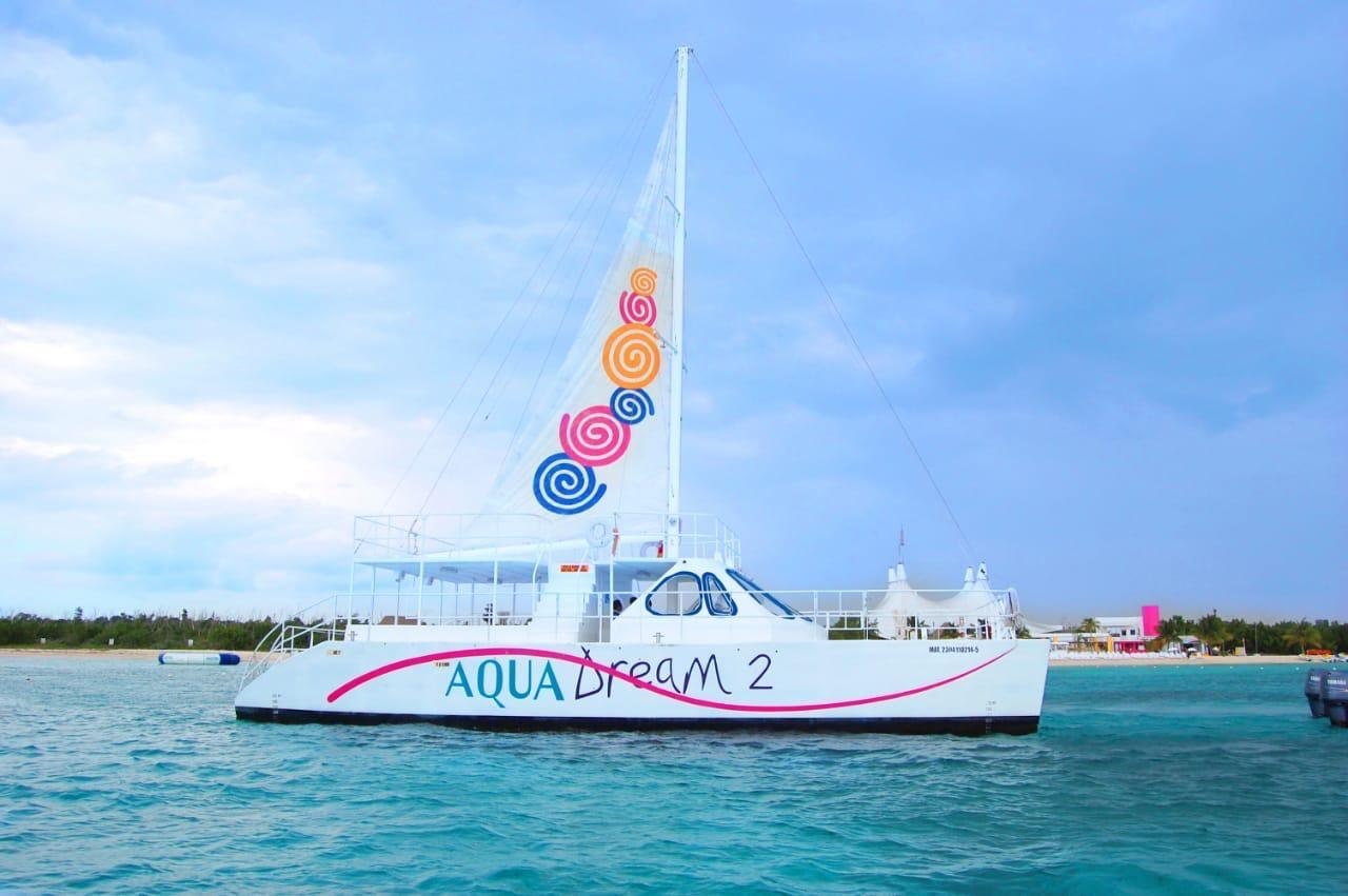 Cozumel mit dem Katamaran: Schnorcheln in Playa El Cielo & Kuza Beach Park