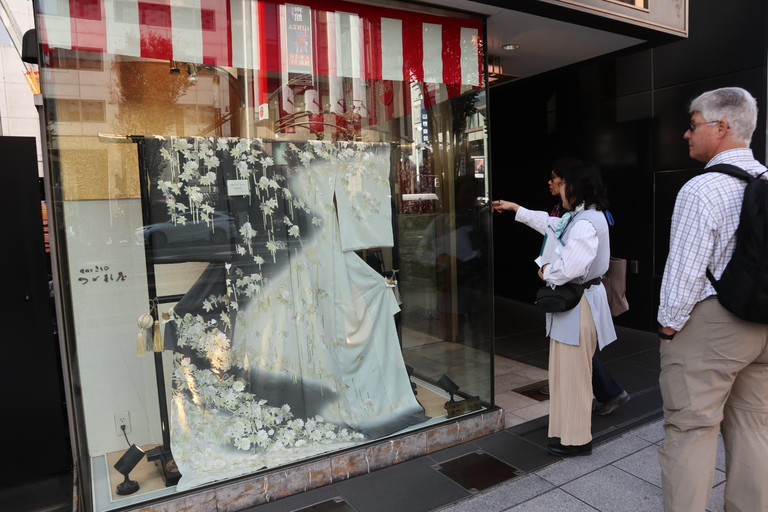 Tokyo: Ginza & Tsukiji Backstreets Guided Walking Tour