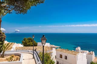 Von Valencia: Ausflug nach Guadalest, Altea und Eintritt zu den Wasserfällen von Algar