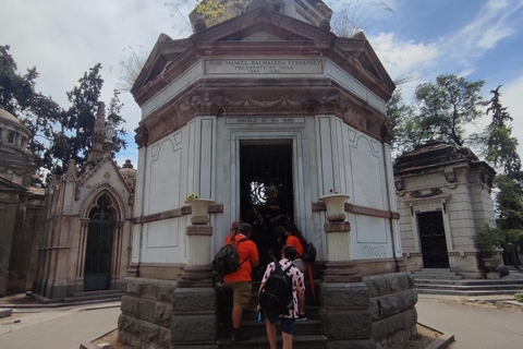 Santiago du Chili : Cimetière général avec un guide expert en histoire locale