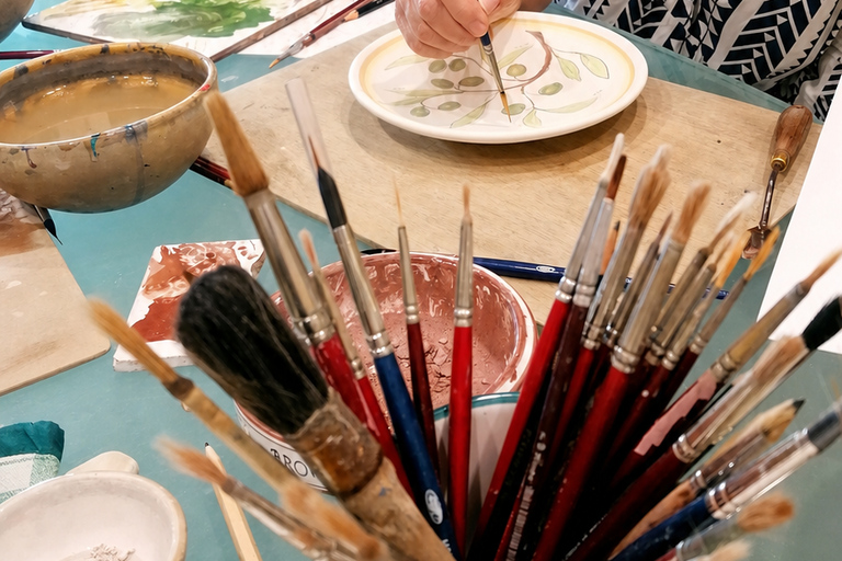 Cagli: Plate painting workshop with Le Cerquate decoration