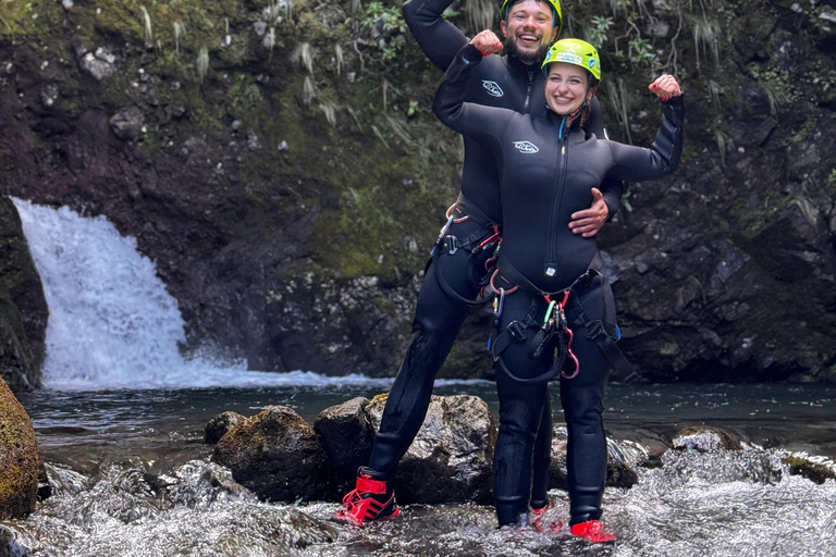 Madeira: Canyoningtocht voor gevorderdenMadeira: Canyoning voor de gevorderden