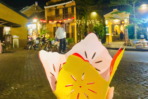 Hoi An: Paseo en barco con linternas por el río Hoai