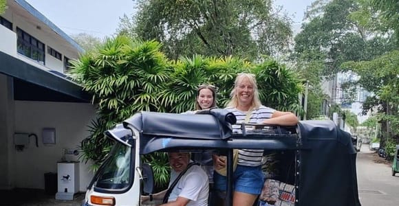 Colombo Tuk Tuk Tour mit Eintrittsgeldern und Essen inklusive