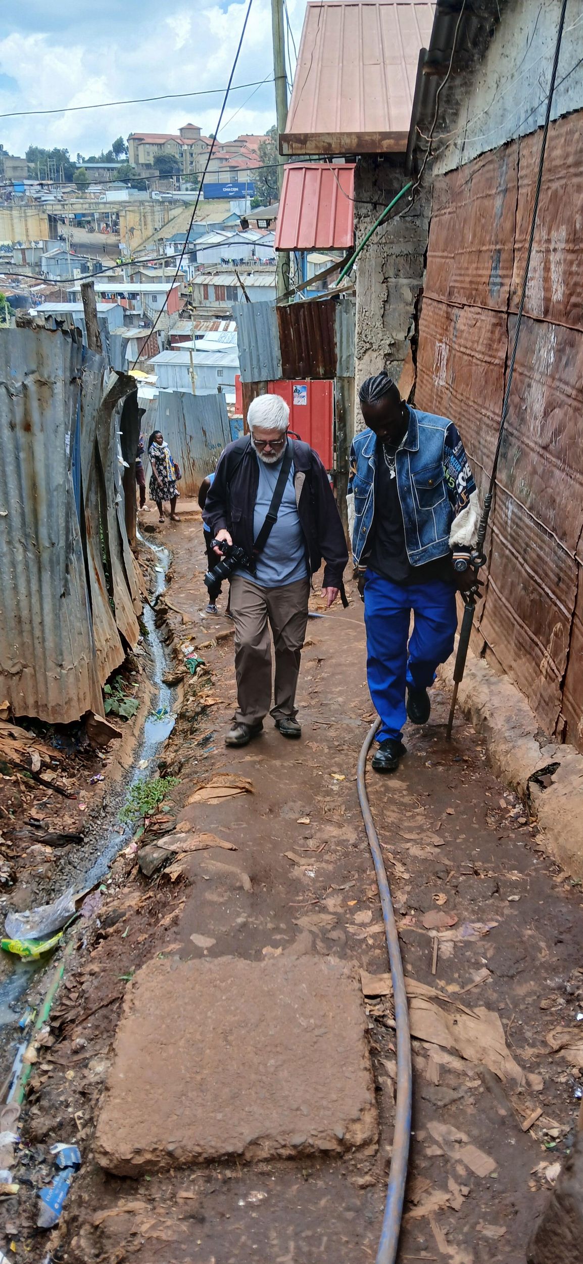 Nairobi: Kibera Slum Storytelling Tour mit einem Einheimischen