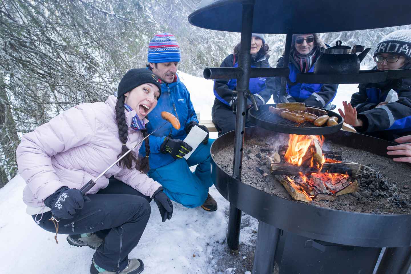 Rovaniemi: Caminata a las Cataratas Congeladas de Korouoma con Barbacoa Lapona