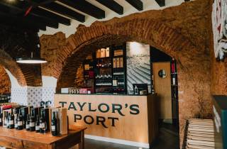 Lissabon: Portweinverkostung in Taylors Laden und Verkostungsraum