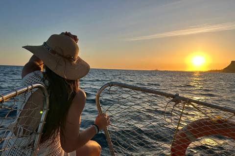 Private Boat Experience to Zahara and Trafalgar (6 hours) with Snorkeling and Appetizers Private Boat Experience to Zahara and Trafalgar (6 hours): Snorkeling and Aperitif