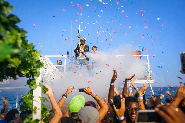 Ibiza: Boat Party with VIP Beds, Drinks, DJs, Saxophonist and Paella Basic Ticket