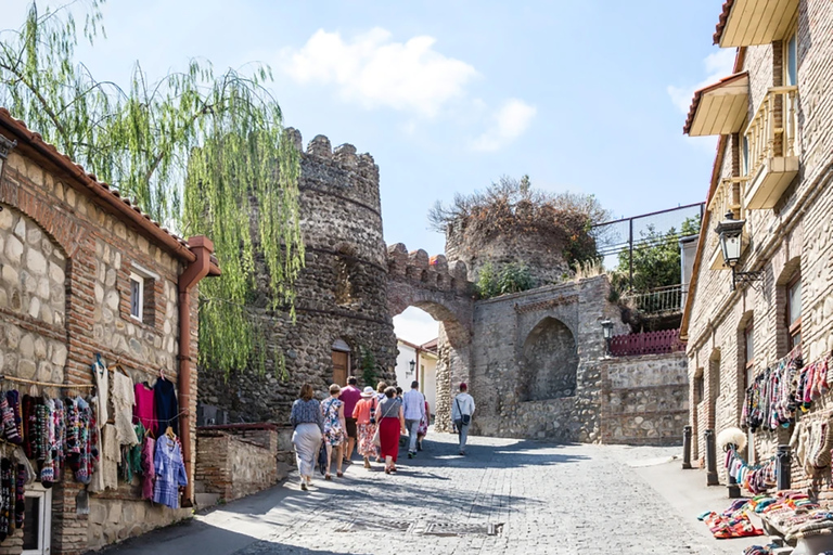 Tbilisi: Kakheti Wine, Bread, & Sighnaghi Day Trip