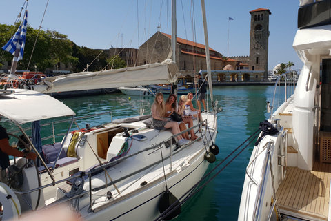 Rhodes : croisière en voilier avec repas et boissons (petit groupe)Croisière à voile + transfert depuis Theologos, Kolymbia, Afandou