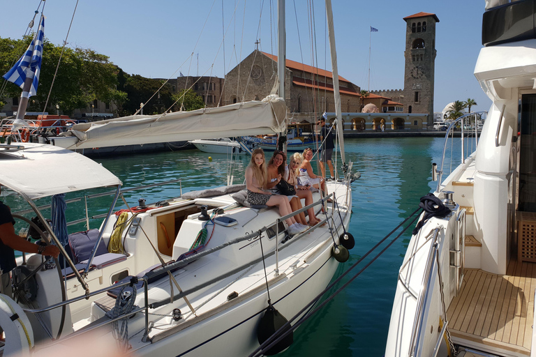 Rhodes : croisière en voilier avec repas et boissons (petit groupe)Croisière à voile + transfert depuis Theologos, Kolymbia, Afandou