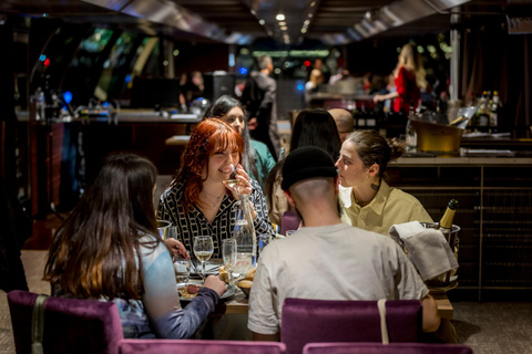 Paris: Seine River Champagne Dinner Cruise with Live Music Evening Seine River Cruise with Champagne, Dinner, and Music