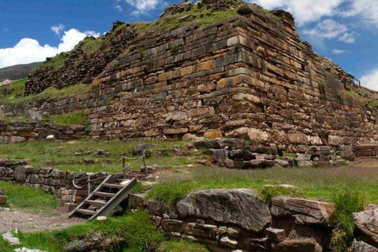 Visite du complexe archéologique de Chavin