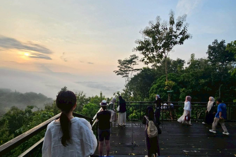 Yogyakarta: Borobudur Temple & Setumbu Hill Sunrise Tour