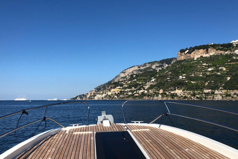 Valencia: Private Motorboat Cruise with Drinks