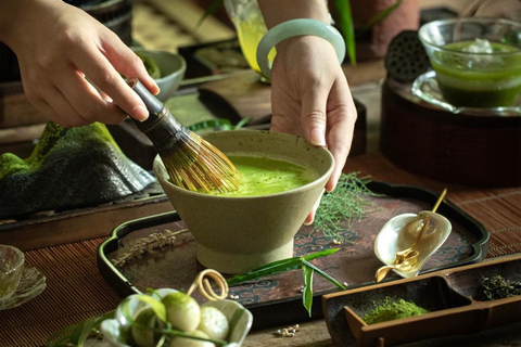 Guangzhou: Song Dynasty Tea-making Class & Hanfu Experience