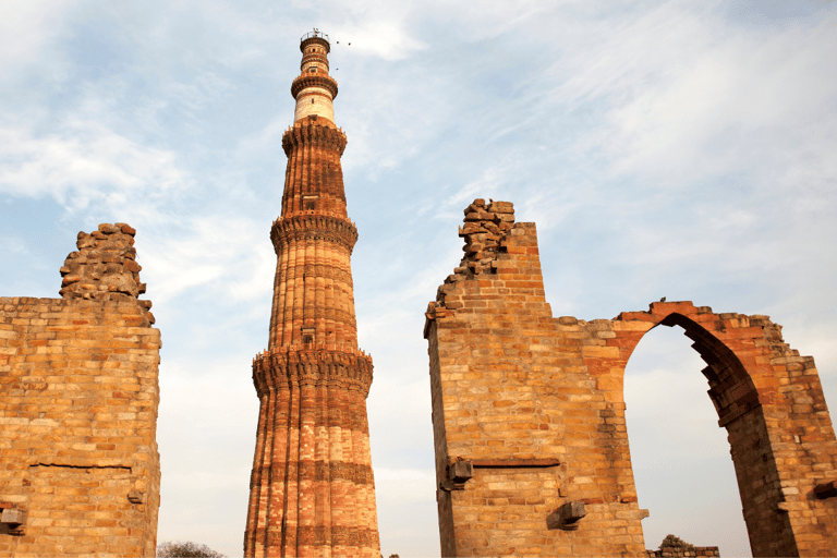 Golden Triangle Saga: A Story Behind Every Monument Tour With Tour Guide and AC Car