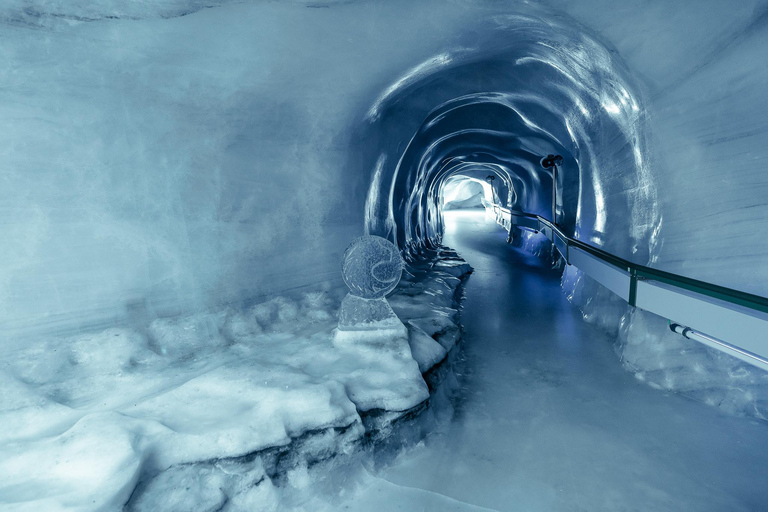 Från Zürich: Mount Titlis snöskoteräventyr dagsutflykt