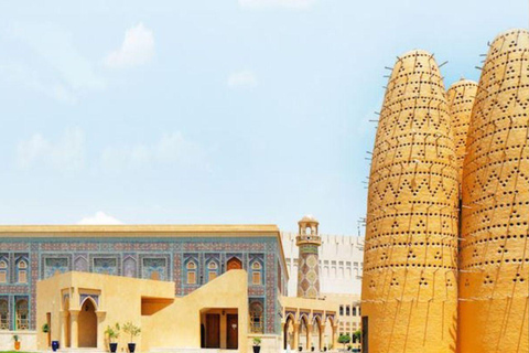 Doha: Guided Night Tour with Lights, Culture & Landmarks