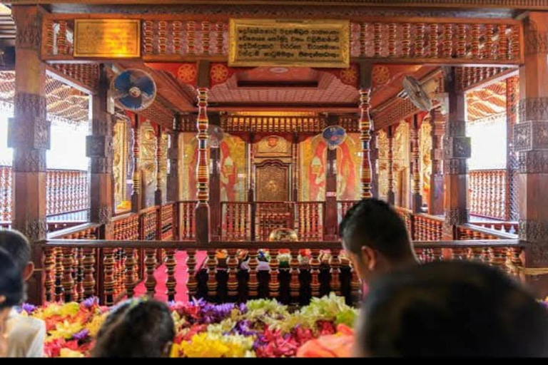 Kandy: Tuk Tuk City Tour Guide