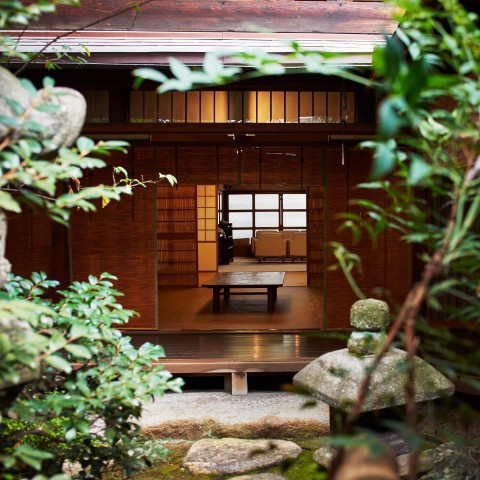 Kyoto: Ikebana Flower arrangement at a traditional house