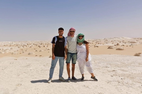 Kair: Prywatna wycieczka z noclegiem na Białej Pustyni i w oazie BahariyaBiała Pustynia i Bahariya Oasis - prywatna wycieczka do Japonii