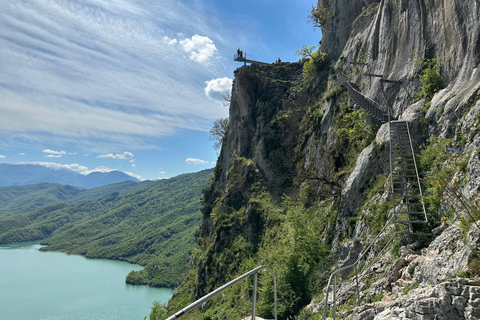 Depuis Tirana : Excursion d'une journée au lac Bovilla et à la montagne Gamti