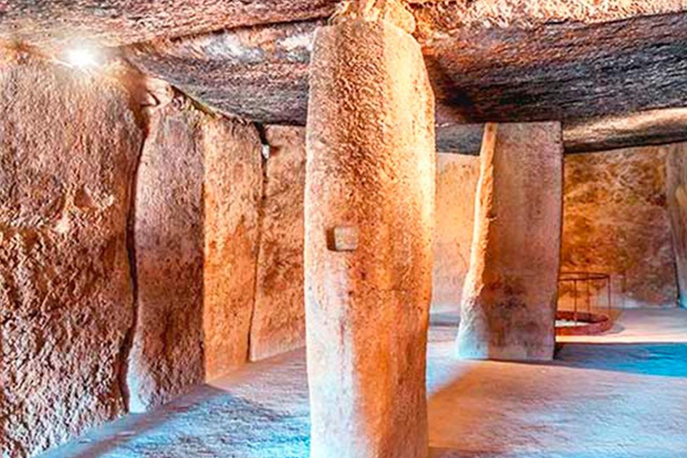 Von Malaga aus: Caminito del Rey &amp; Antequera: Dolmen, Alcazaba und freie ZeitCaminito del Rey und Antequera mit geführter Besichtigung der Alcazaba ab Malaga Zentrum