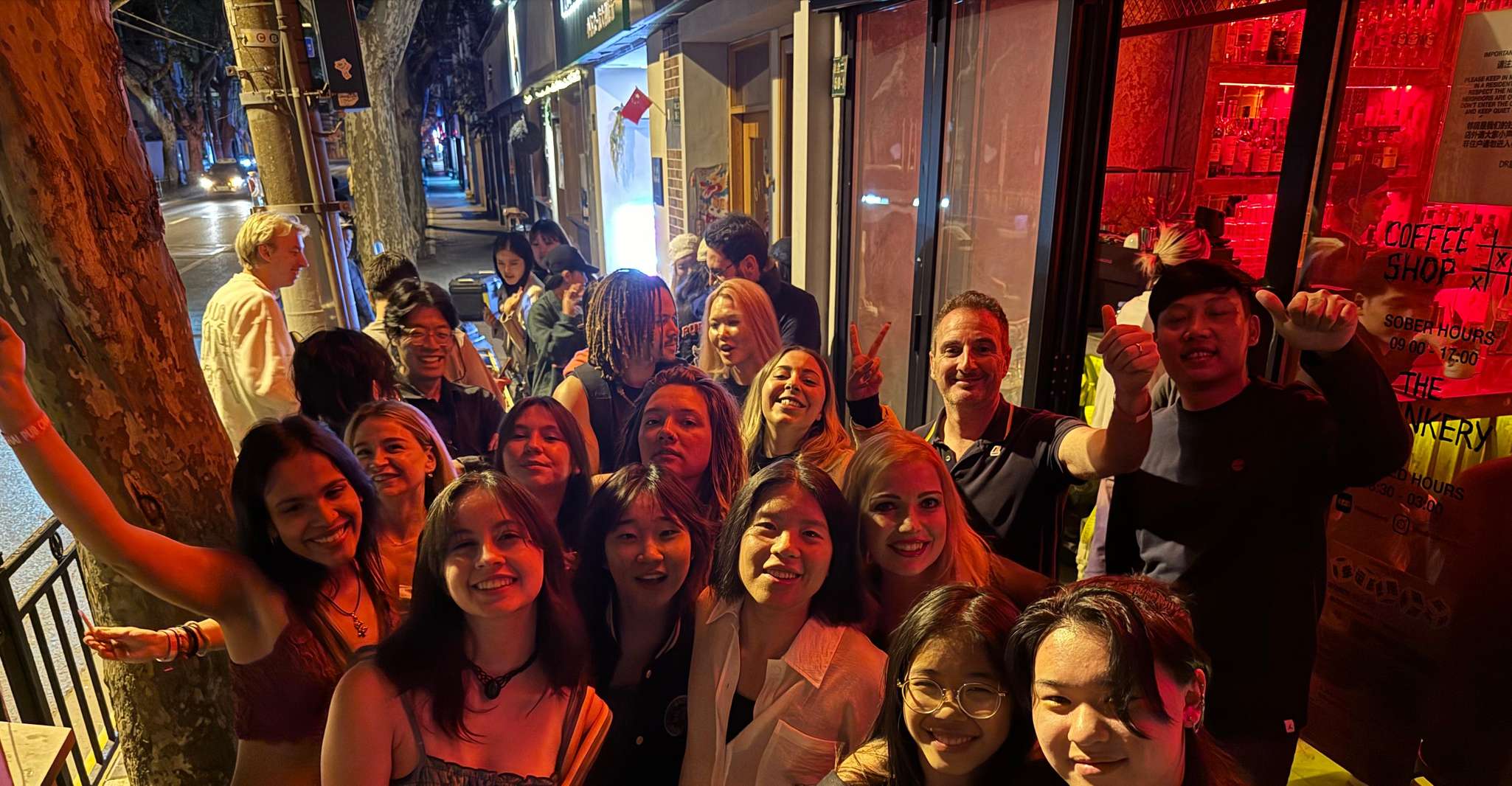4-Hour Shanghai Pub Crawl (bars & nightclub hopping) photo 2