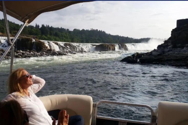 Portland: Private Pontoon Cruise on the Willamette River