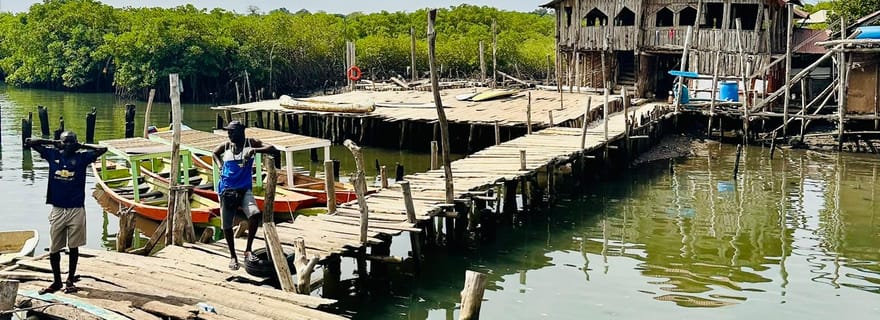 Serrekunda : excursion en canoë dans les mangroves du fleuve Gambie avec pêche