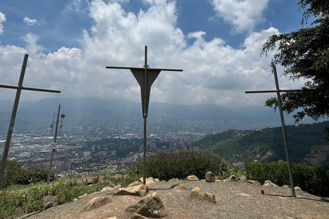 MEDELLÍN: Wędrówka w chmury: odkryj Cerro de las 3 Cruces (Wzgórze Trzech Krzyży)