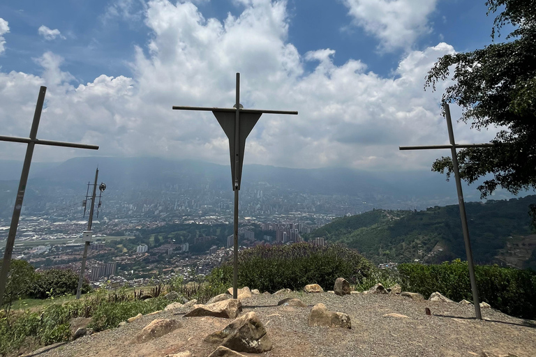 MEDELLÍN: Wandelen naar de wolken: ontdek de Cerro de las 3 Cruces (heuvel met 3 kruizen)