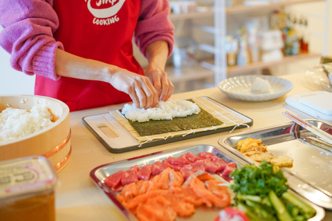 Tokyo : Cours de cuisine de sushi avec dégustation de saké