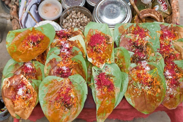 Taste of Varanasi (2-godzinna wycieczka z przewodnikiem po ulicznym jedzeniu)