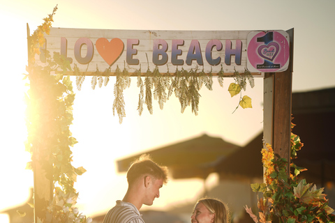 Alanya: Holiday Photo Shoot Families Couples Solo Travelers Meeting Point