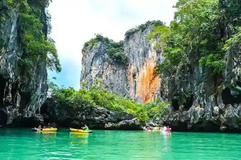 PhangNga Bay, Cave Canoe & James Bond Island (ALL INCLUSIVE)