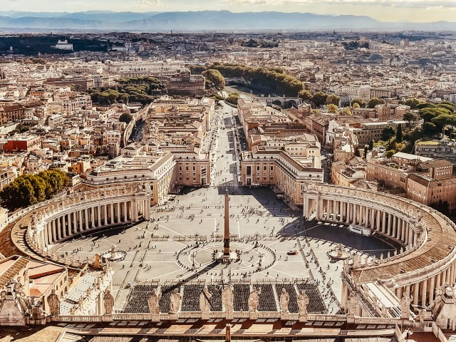 Visit Rome Early St. Peter’s Basilica, Dome Climb & Crypts Tour in Rome
