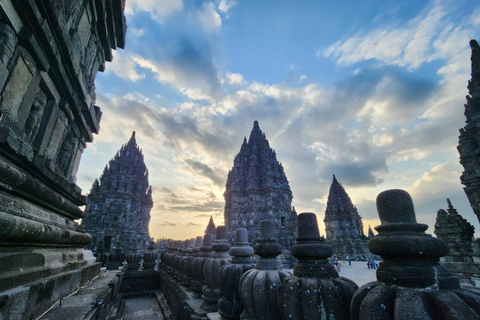 Yogyakarta: Ontdek Prambanan Tour en Sewu TempelStart tour vanaf vliegveld Yogyakarta