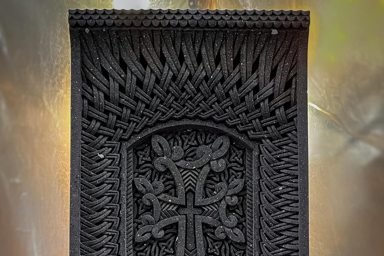 Clase Magistral de Artesanía Khachkar: Desvelando el Patrimonio de Armenia