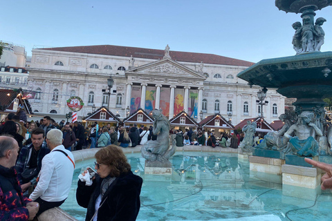 Lisbon: Private full Day Sightseeing tour by tuk-tuk.