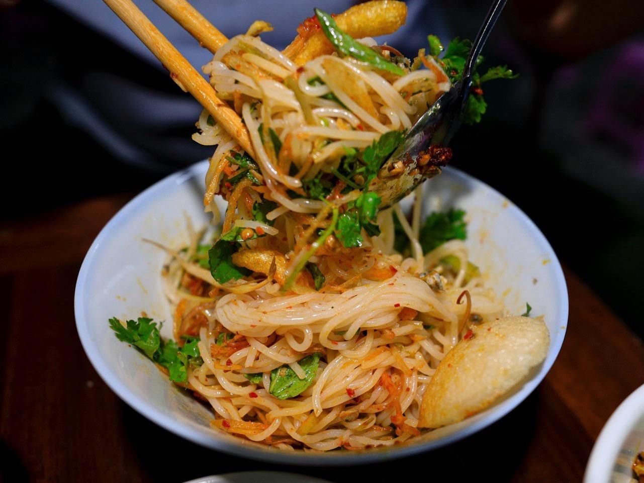 Huế: geführte lokale Foodtour mit Verkostung