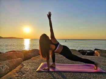 Port d'Alcudia: Yoga Pilates en la playa