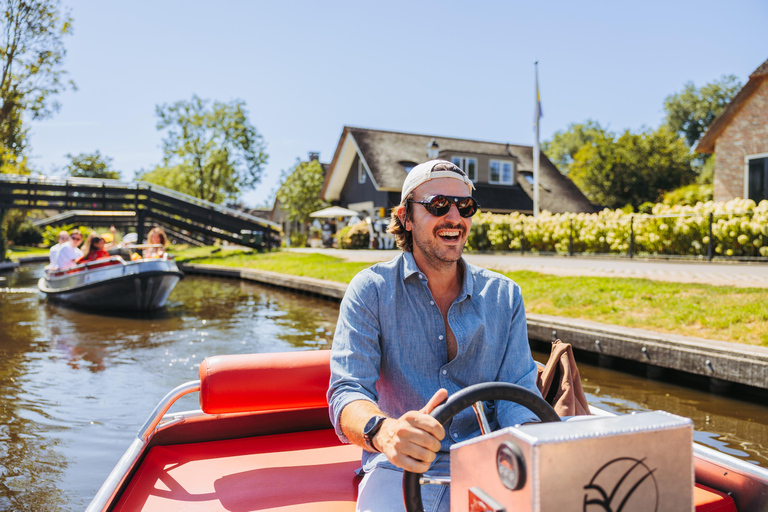 From Amsterdam: Giethoorn Day Trip with Self-Drive Boat Tour